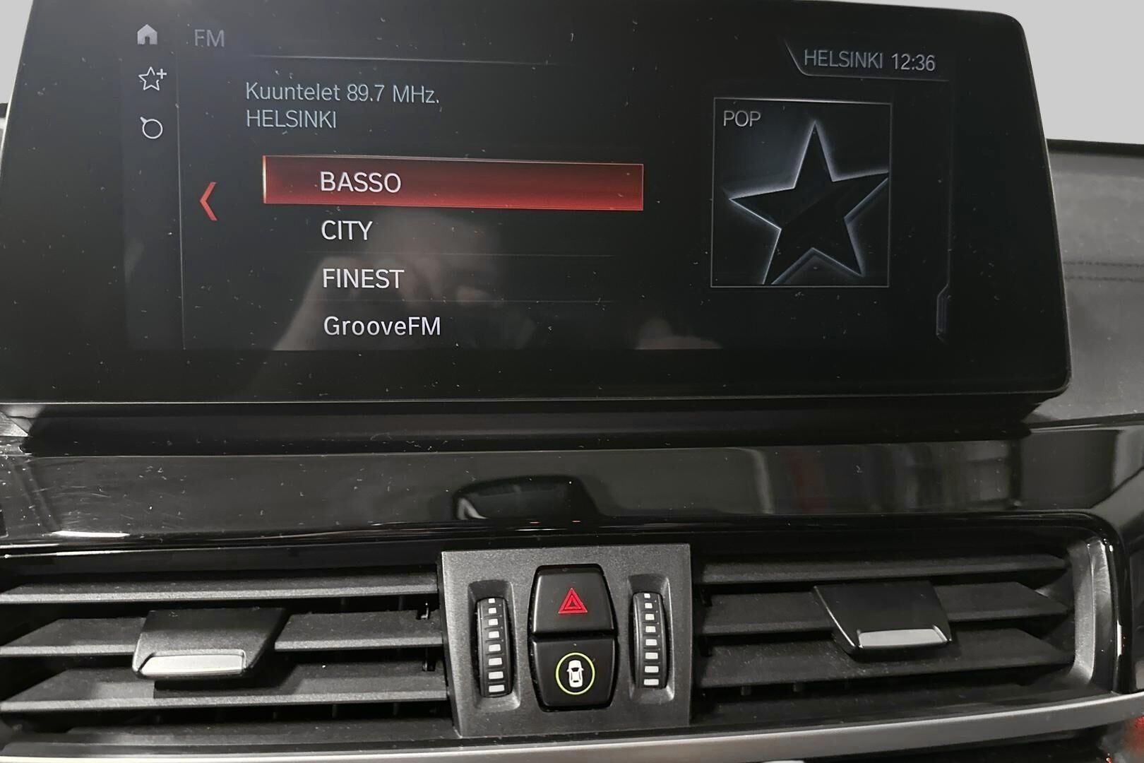 BMW X1 iso kuva 17