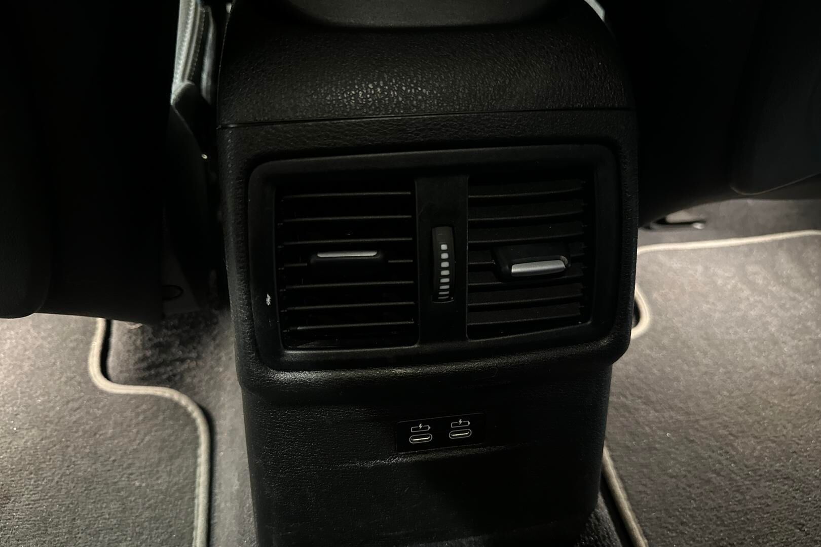 BMW X1 iso kuva 28