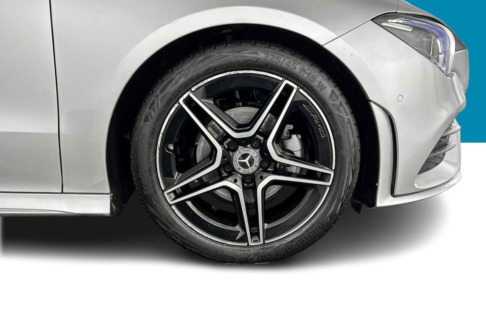 Mercedes-Benz CLA iso kuva 13