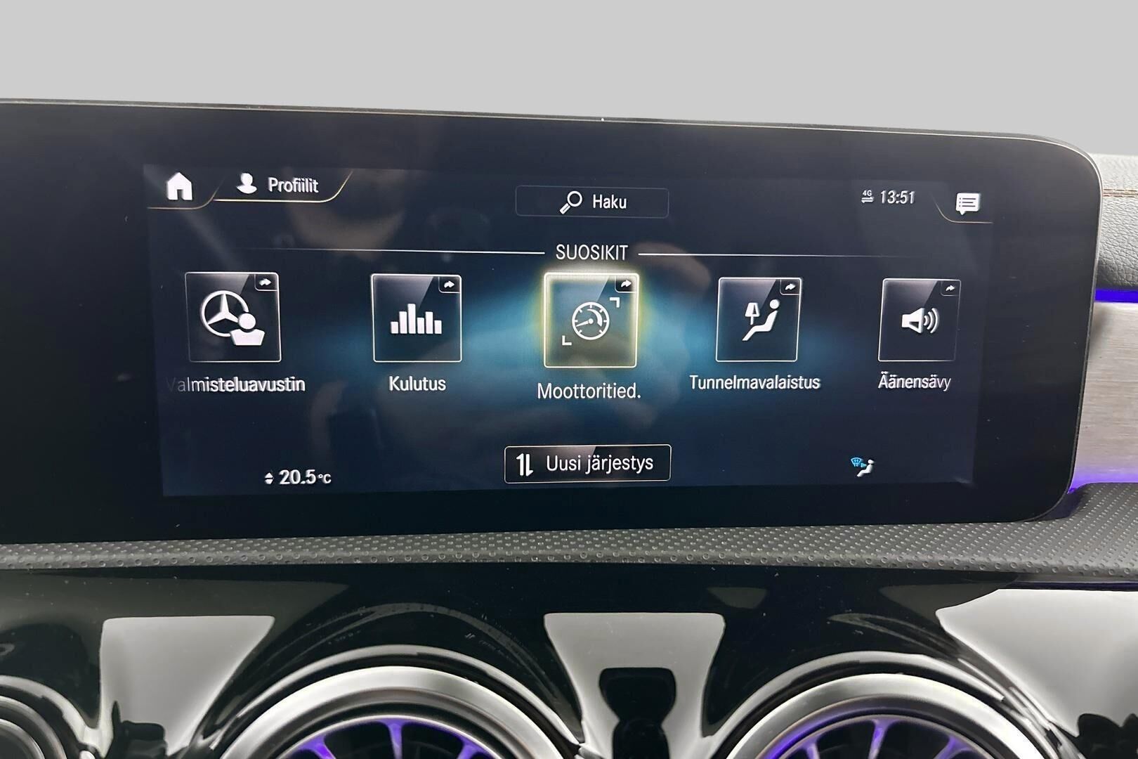 Mercedes-Benz CLA iso kuva 20