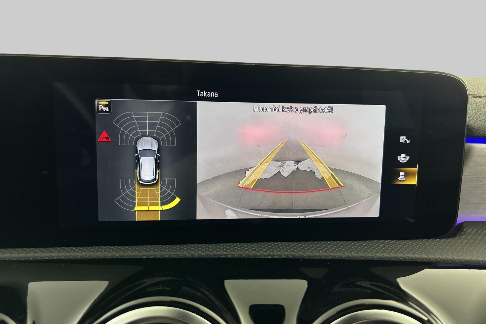 Mercedes-Benz CLA iso kuva 21
