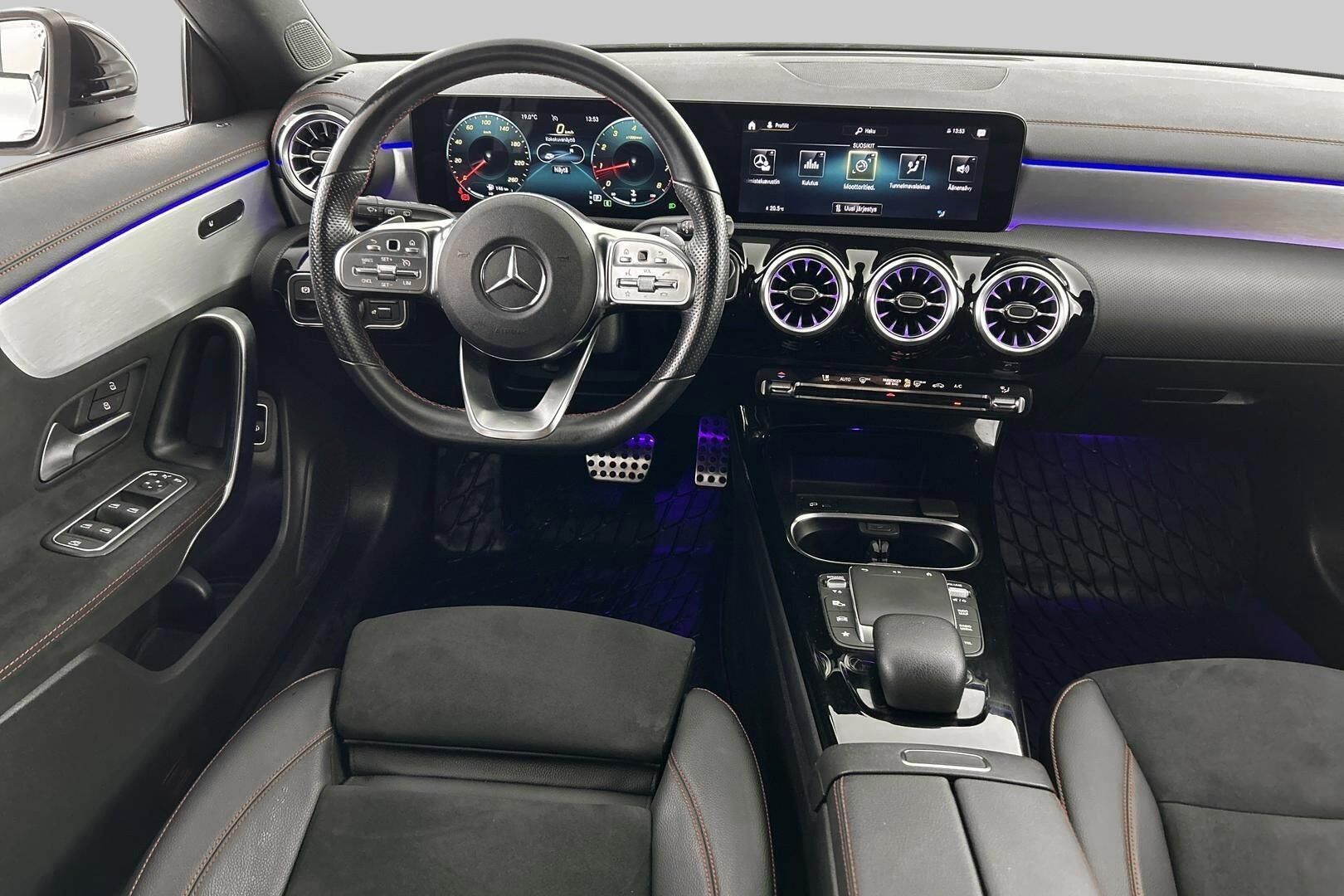 Mercedes-Benz CLA iso kuva 29