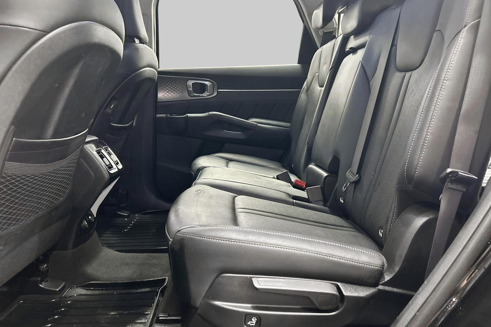Kia Sorento iso kuva 10