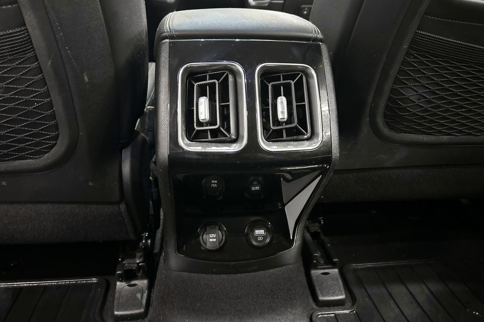 Kia Sorento iso kuva 27