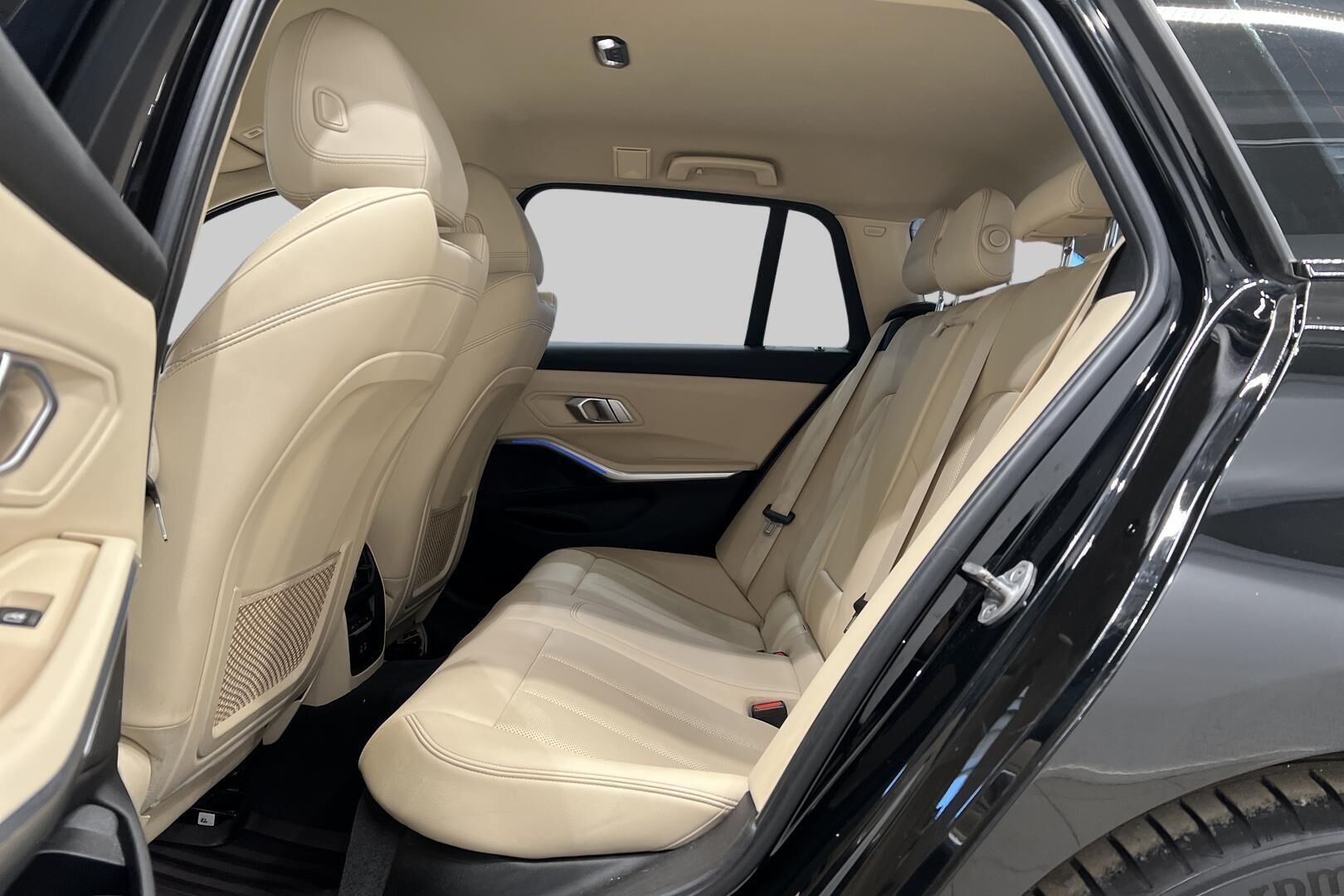 BMW 3-SARJA iso kuva 10
