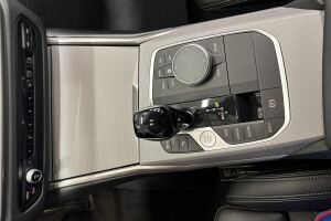 BMW 3-sarja esikatselu 12