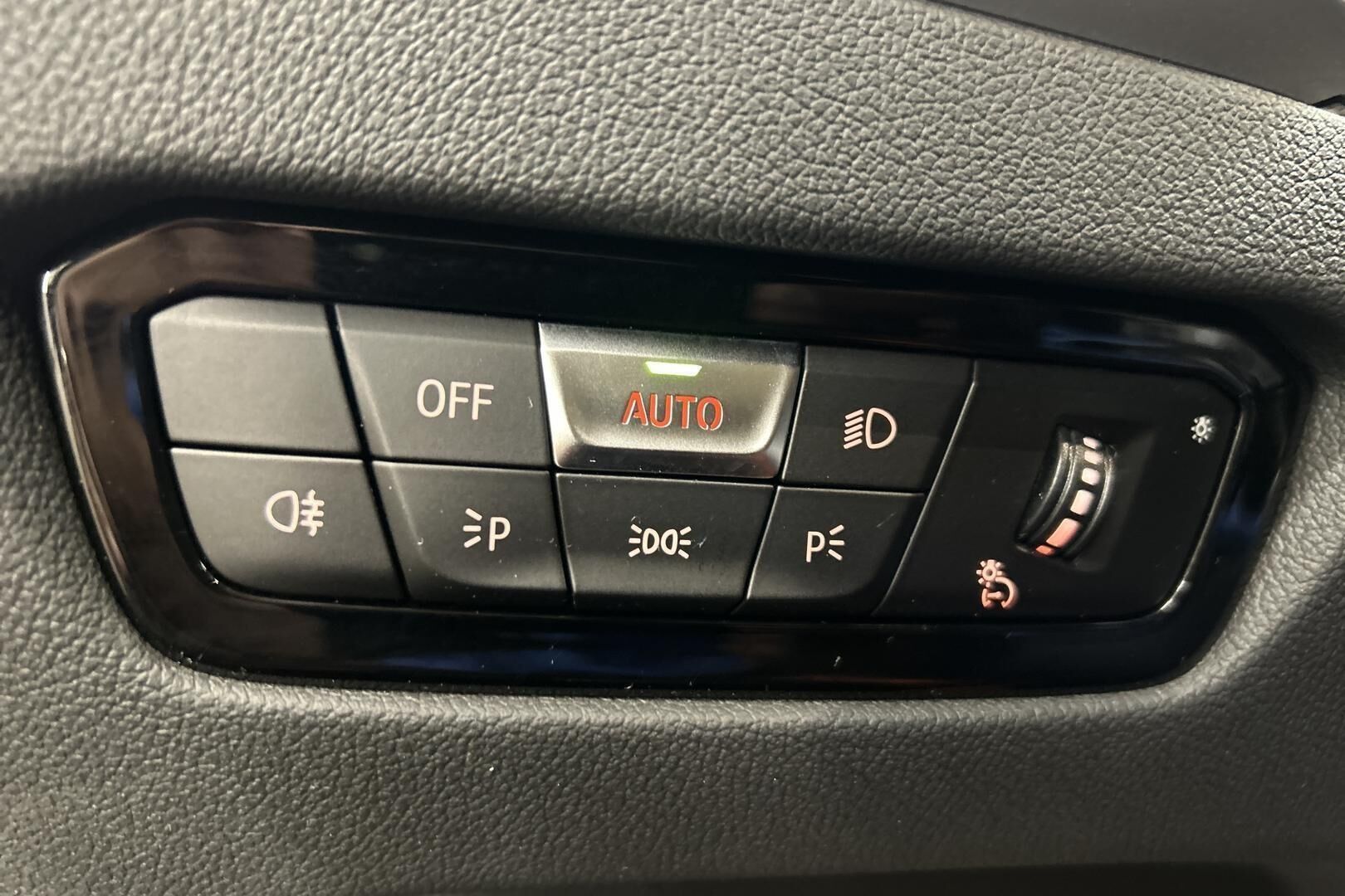 BMW 3-sarja iso kuva 14