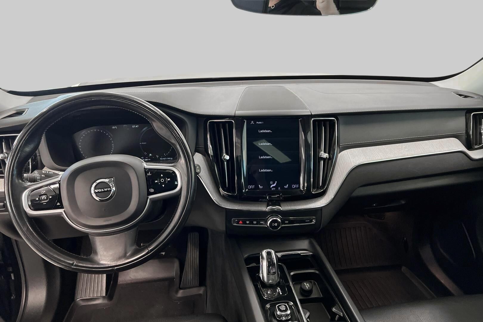 Volvo XC60 iso kuva 17