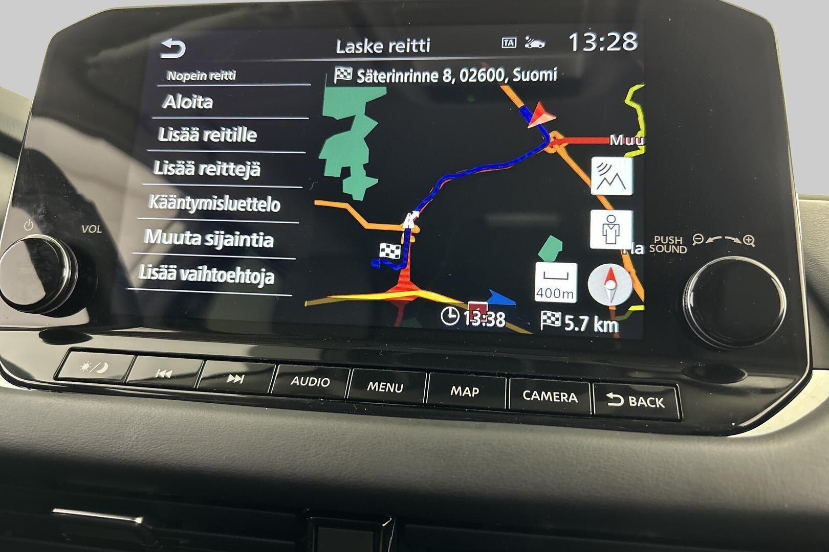 Nissan Qashqai iso kuva 8