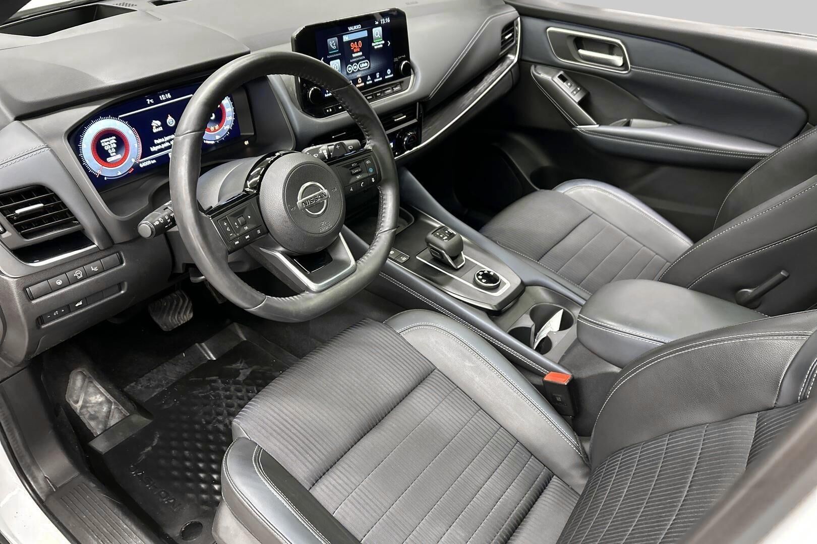 Nissan Qashqai iso kuva 9