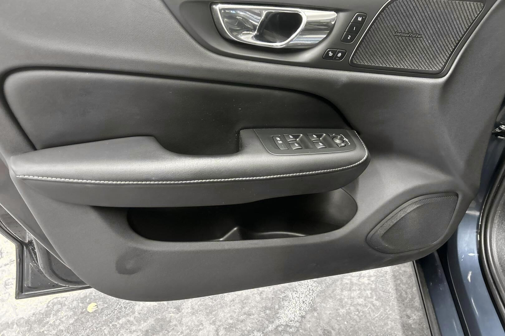 Volvo S60 iso kuva 14