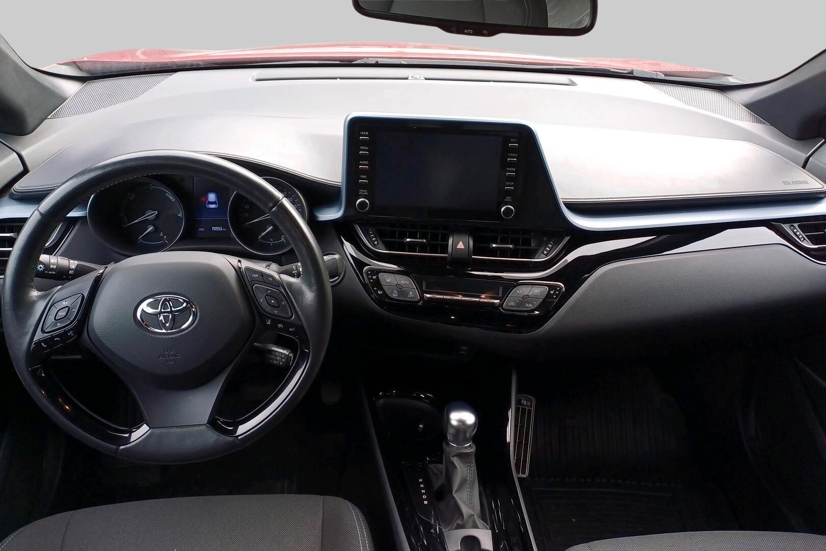 Toyota C-HR iso kuva 1