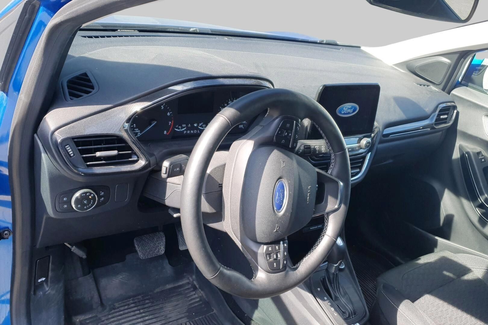 Ford Puma iso kuva 2