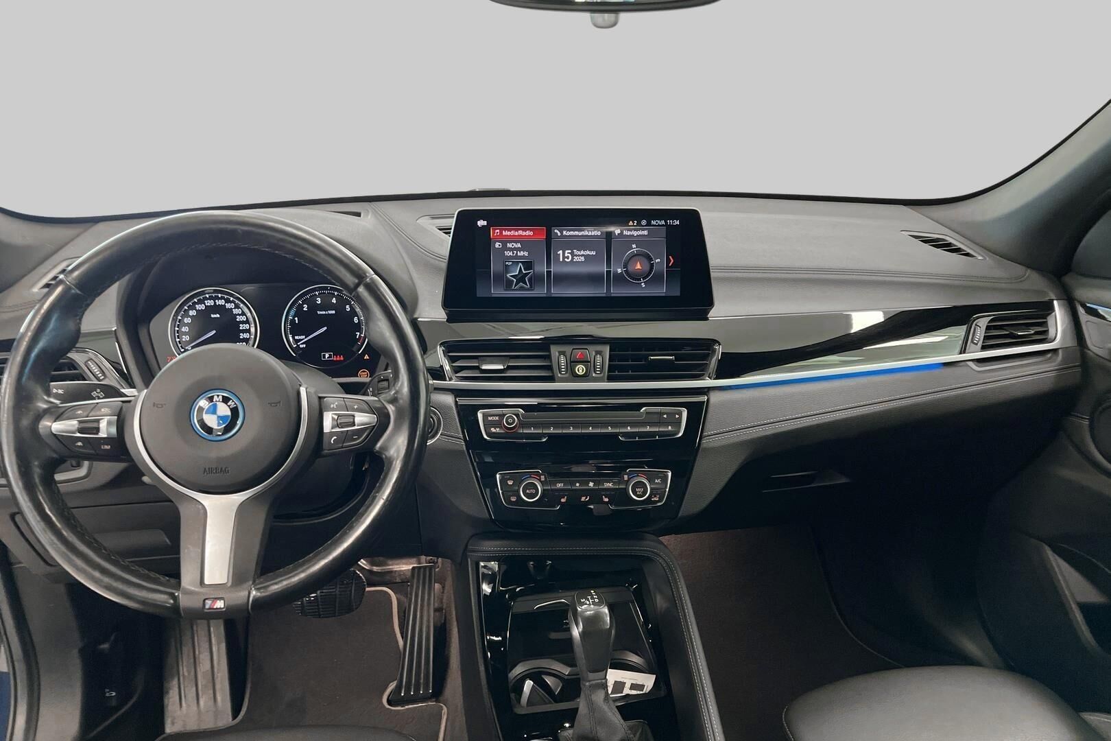 BMW X1 iso kuva 10