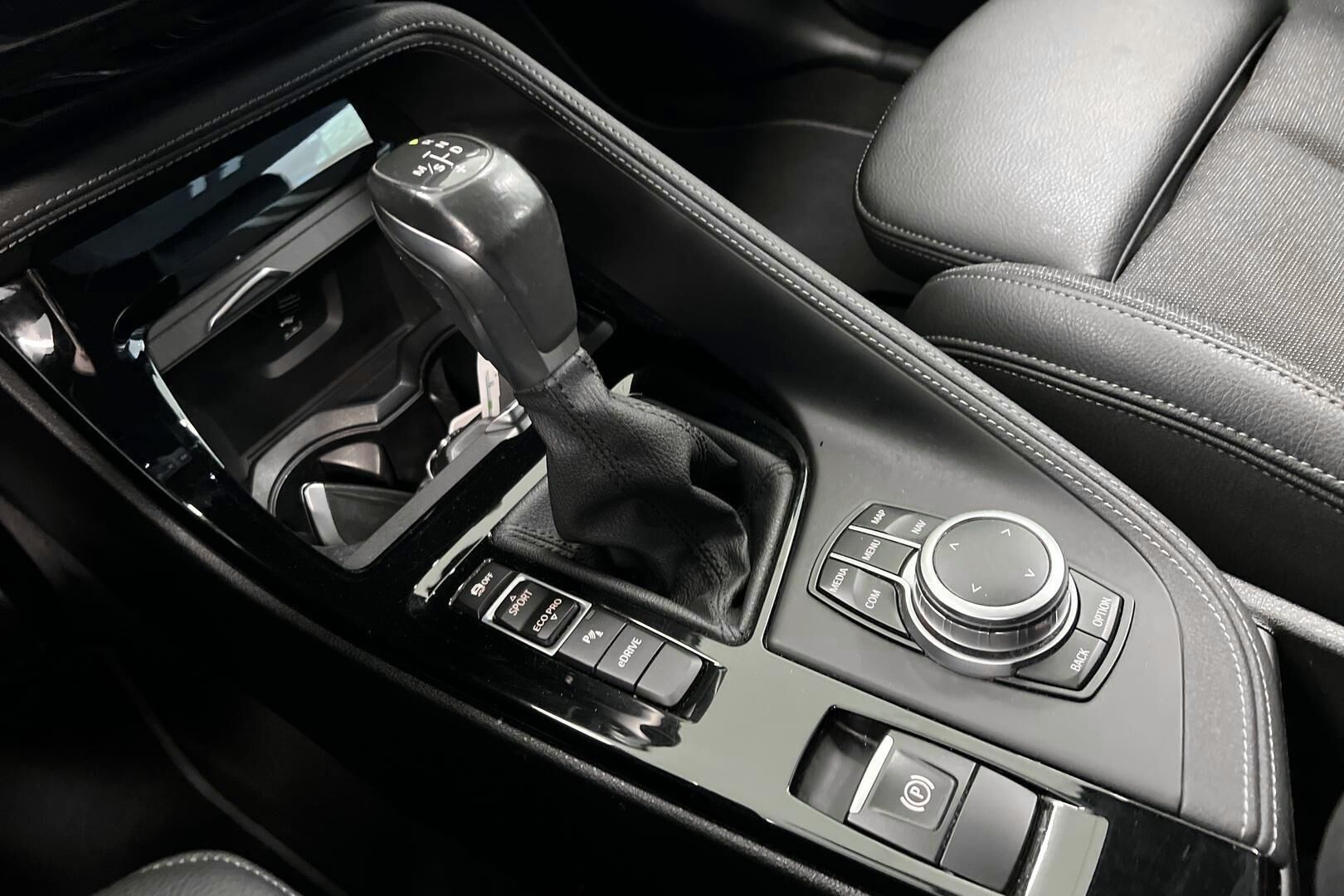 BMW X1 iso kuva 15