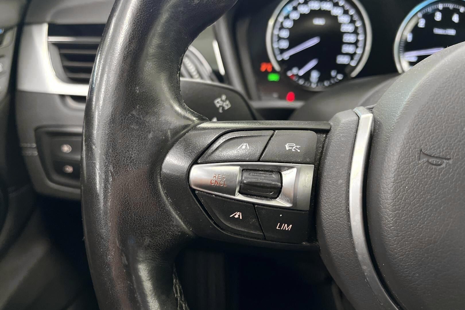 BMW X1 iso kuva 16