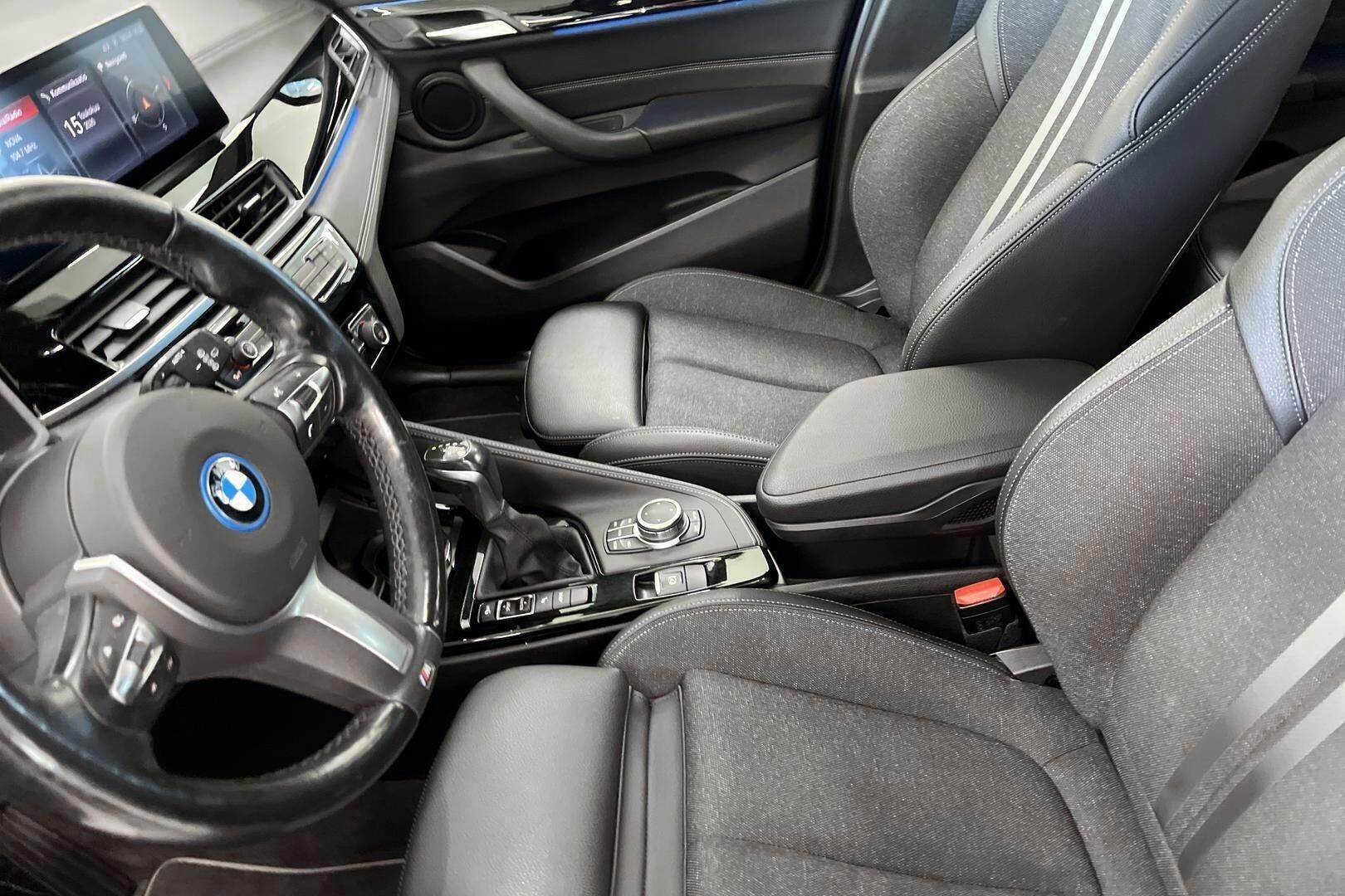 BMW X1 iso kuva 8