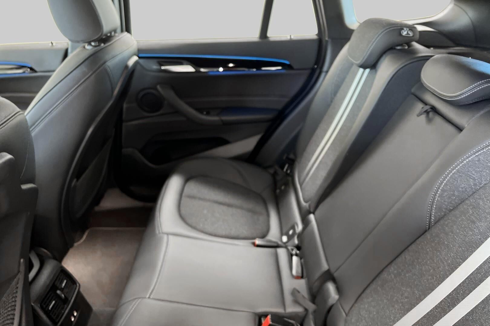 BMW X1 iso kuva 9