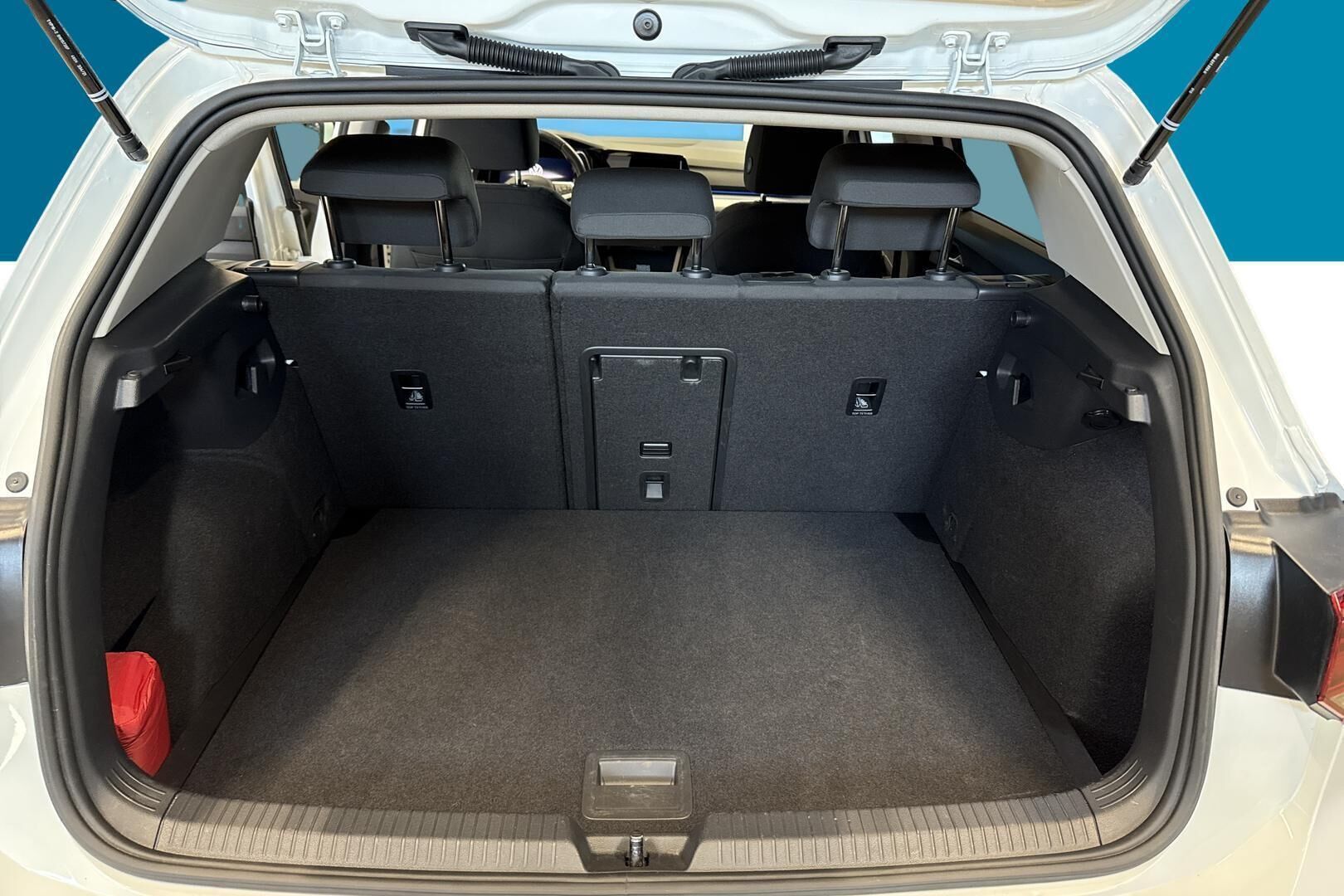Volkswagen Golf iso kuva 12