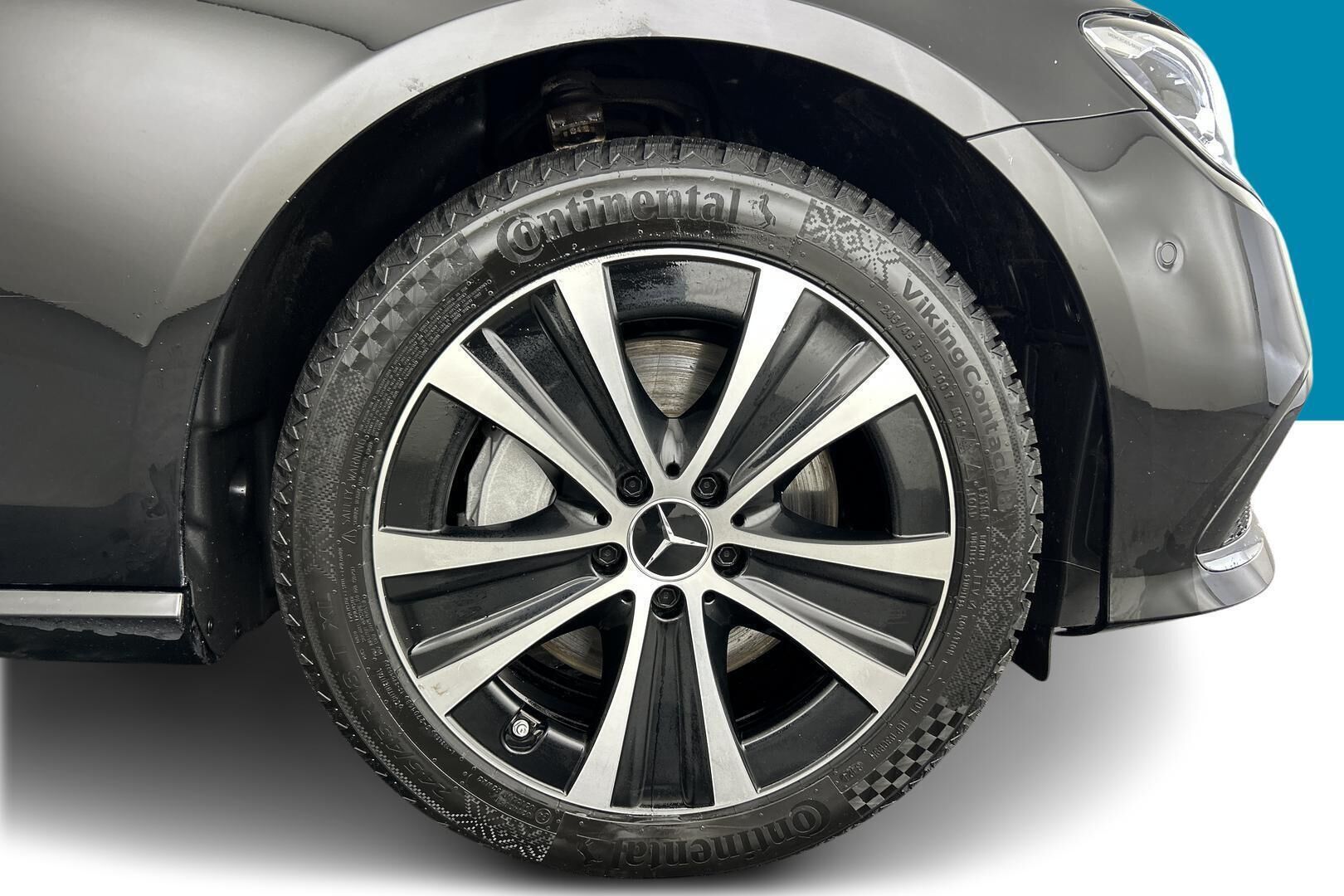 Mercedes-Benz E iso kuva 10