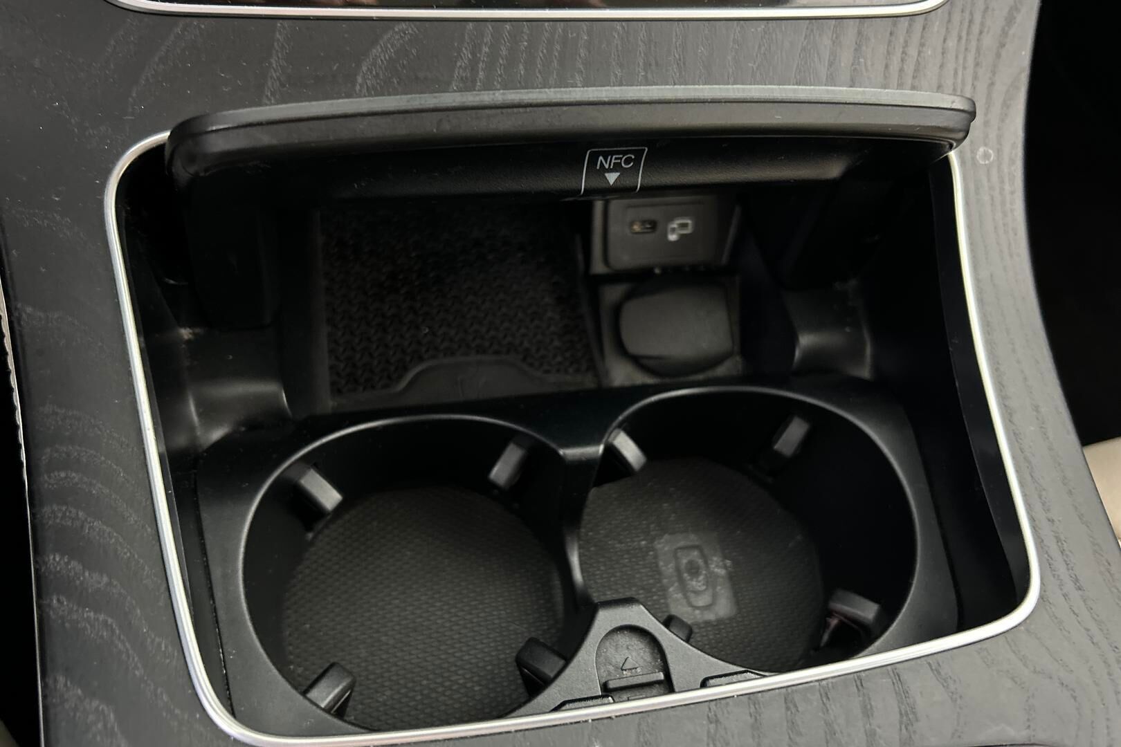 Mercedes-Benz E iso kuva 29