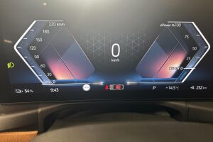 BMW i4 esikatselu 14