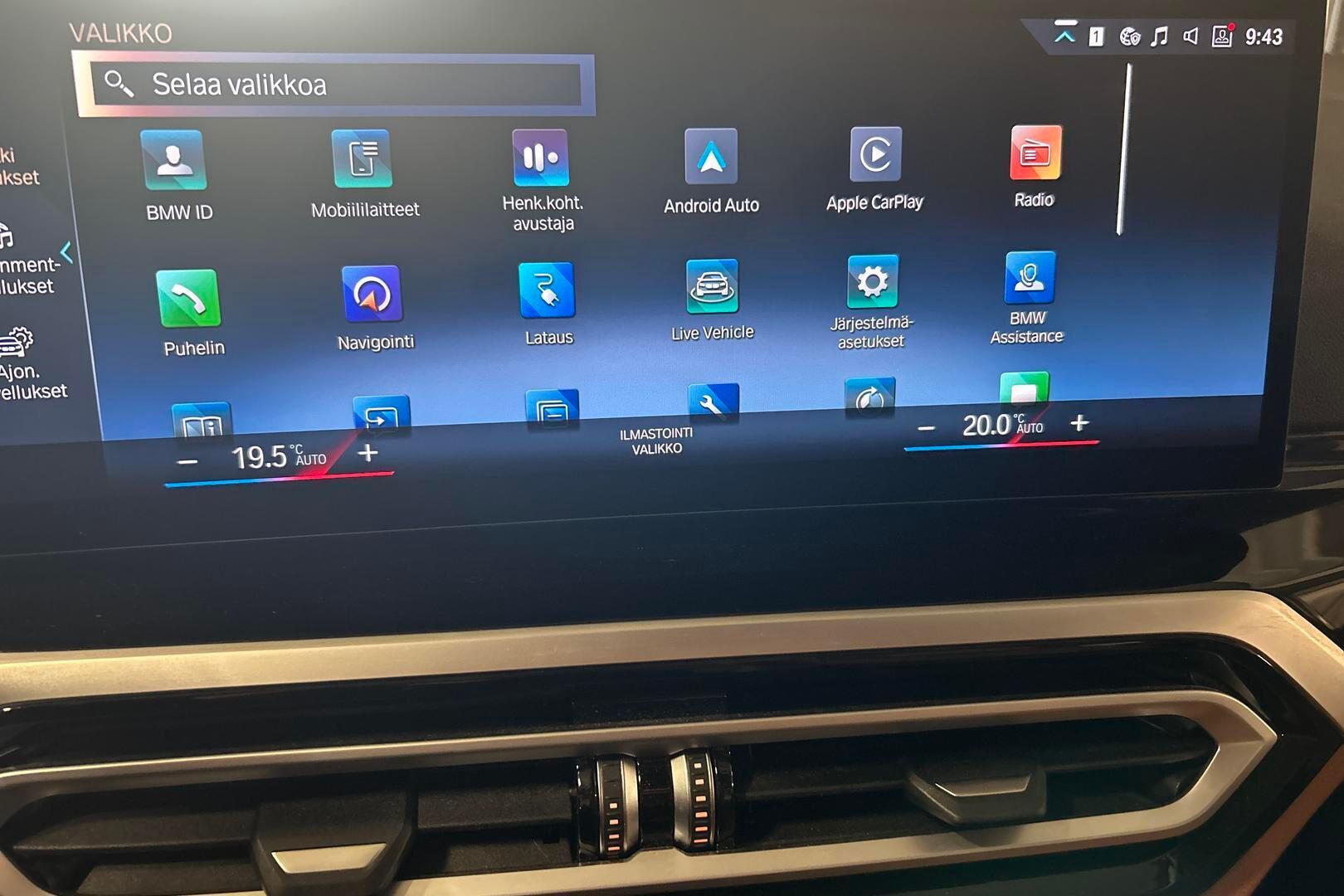 BMW i4 iso kuva 16