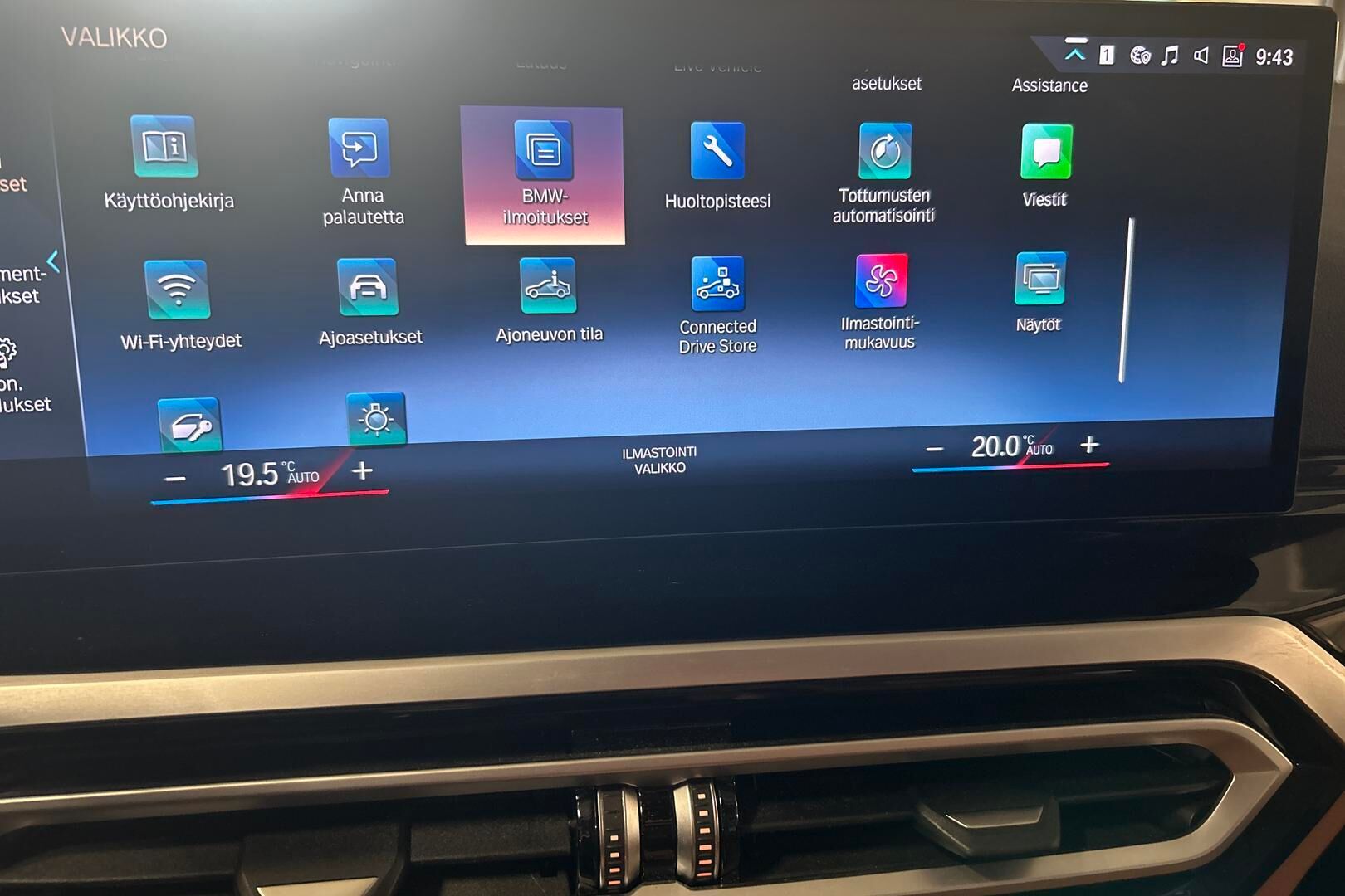 BMW i4 iso kuva 17