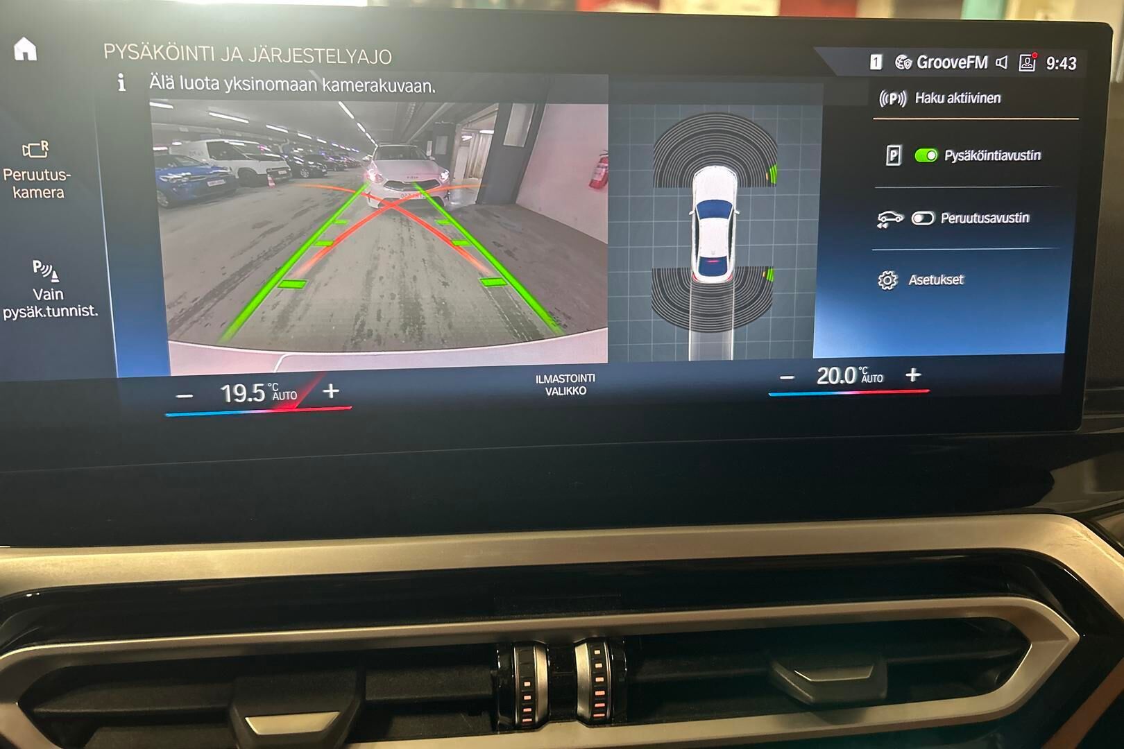 BMW i4 iso kuva 20
