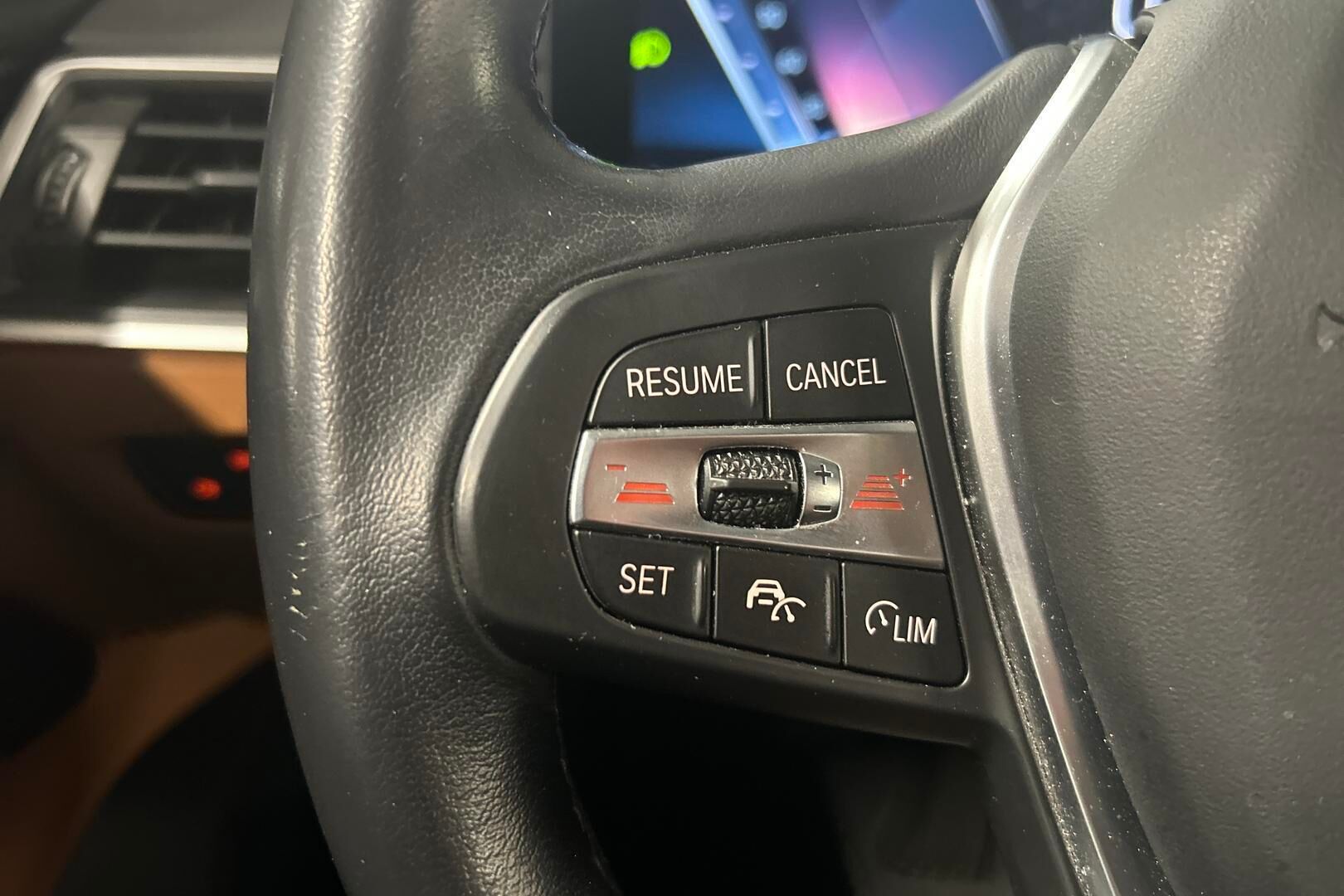 BMW i4 iso kuva 22