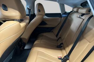 BMW i4 esikatselu 9
