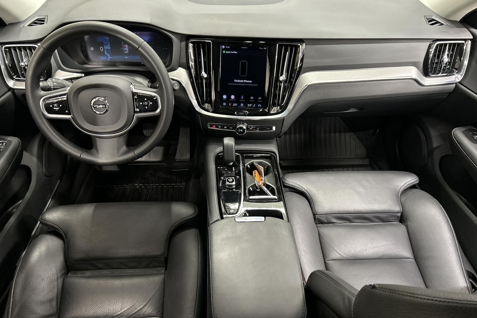 Volvo V60 iso kuva 19