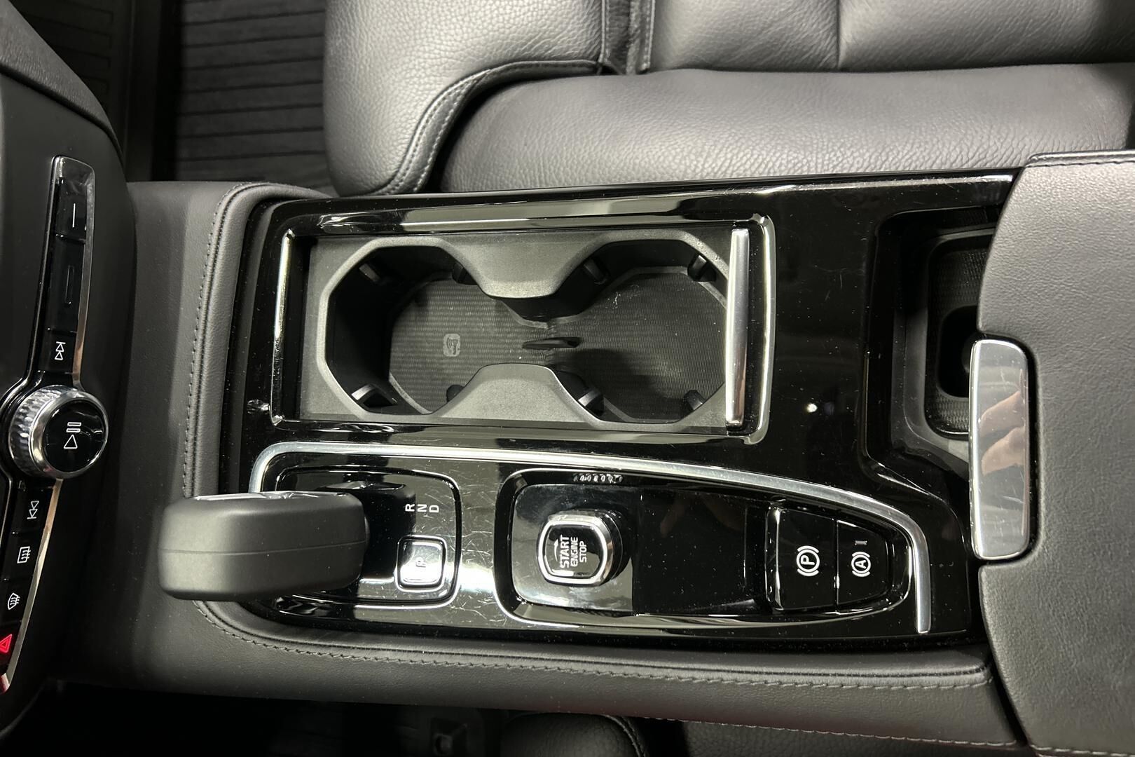 Volvo V60 iso kuva 7