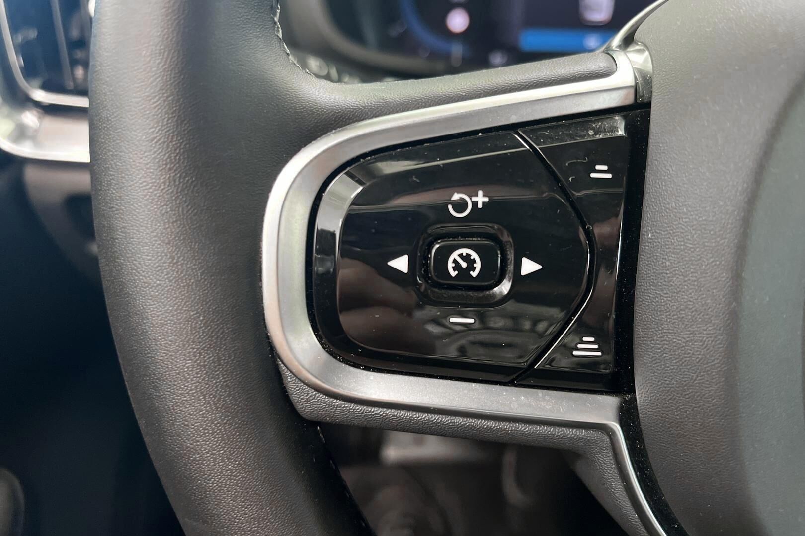 Volvo V60 iso kuva 19