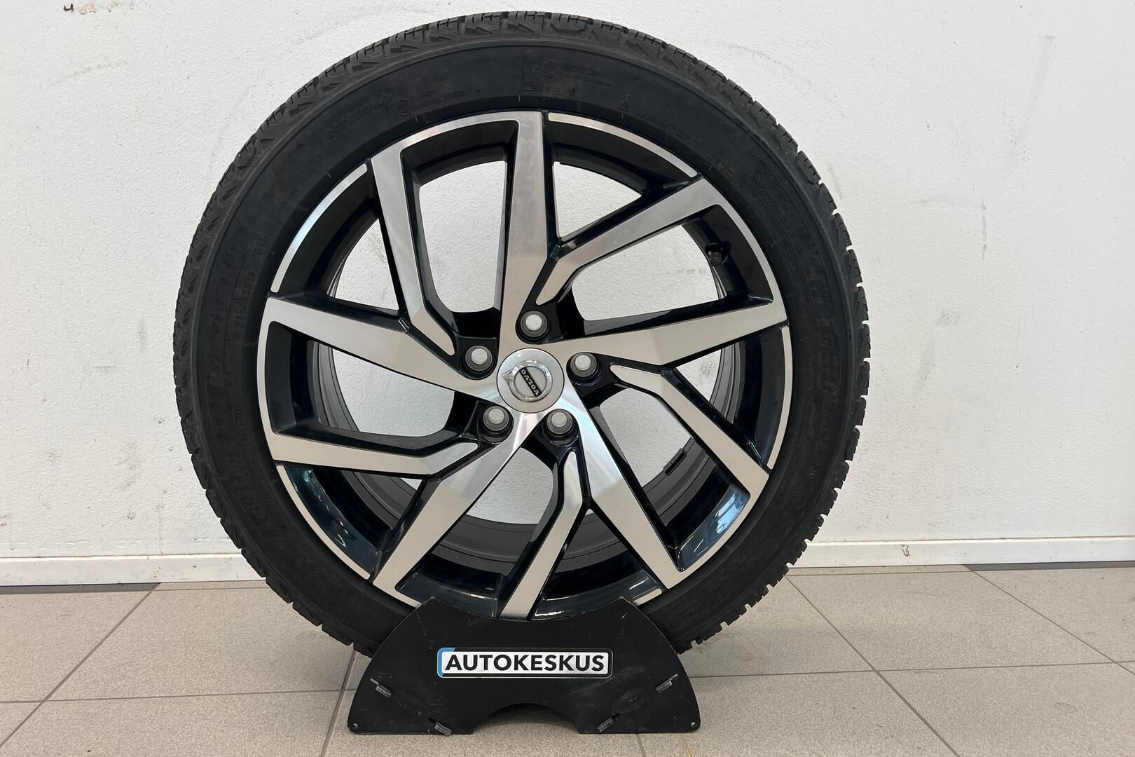 Volvo V60 iso kuva 21