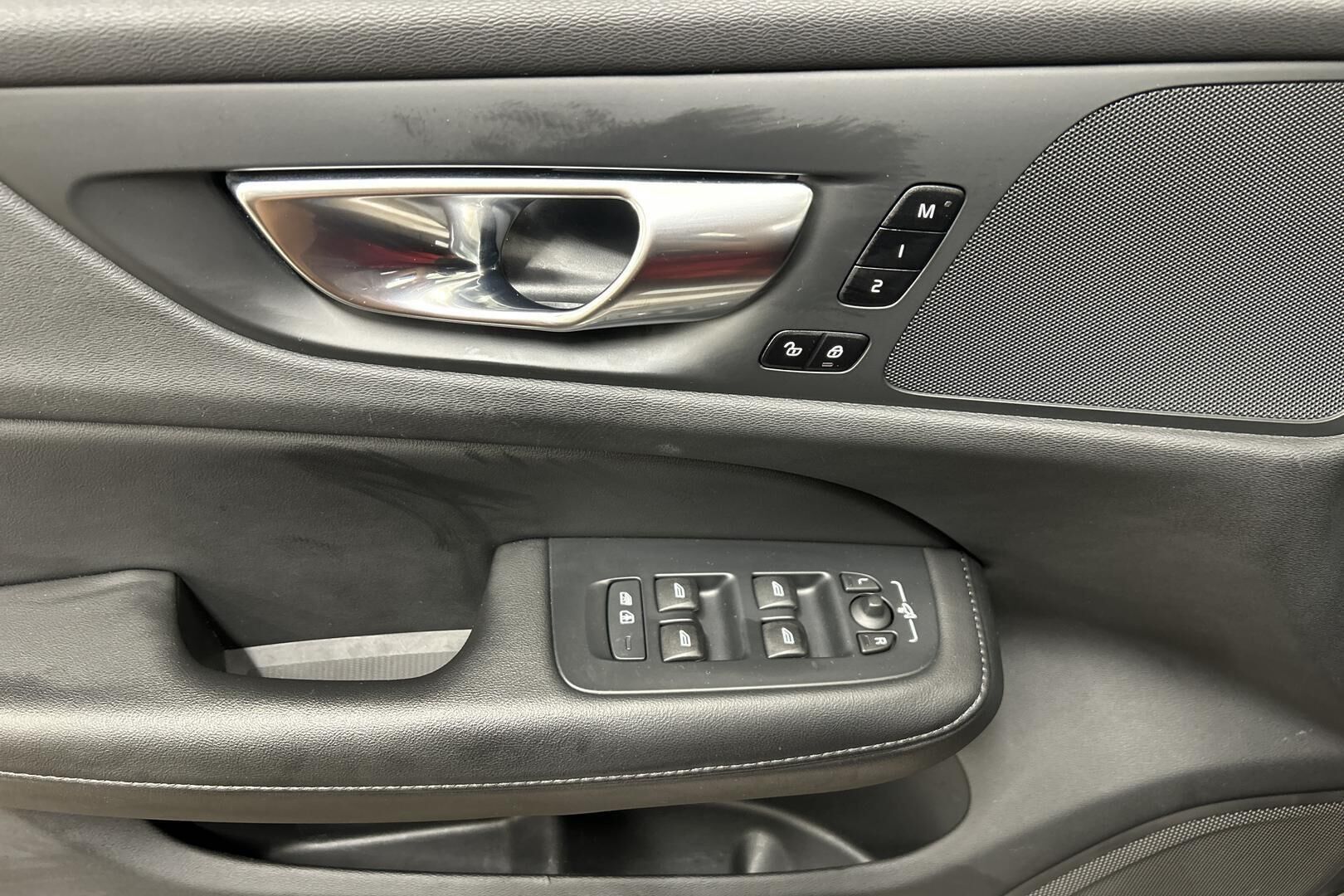 Volvo V60 iso kuva 9