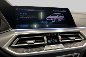 BMW X5 esikatselu 32