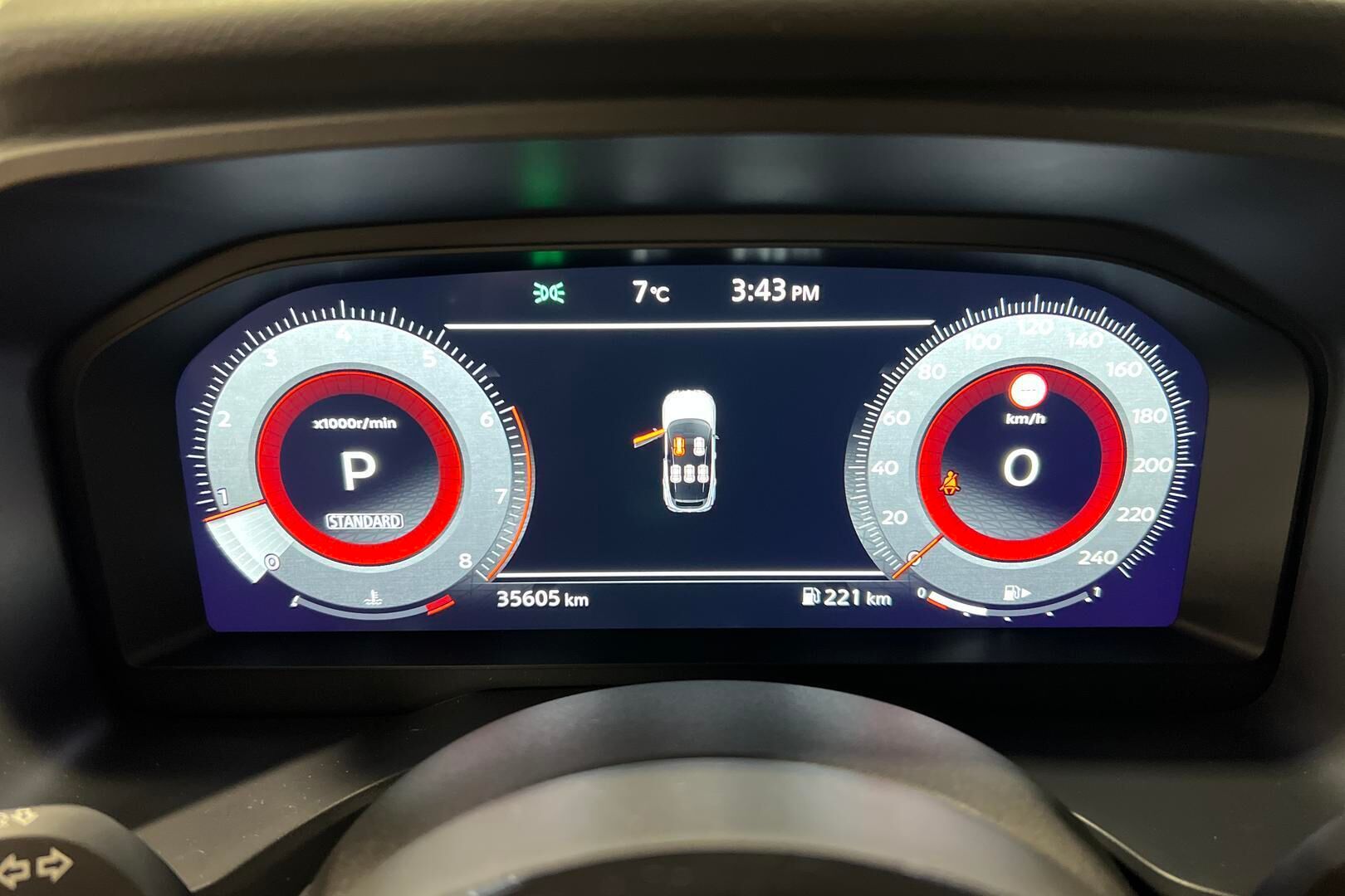 Nissan Qashqai iso kuva 17