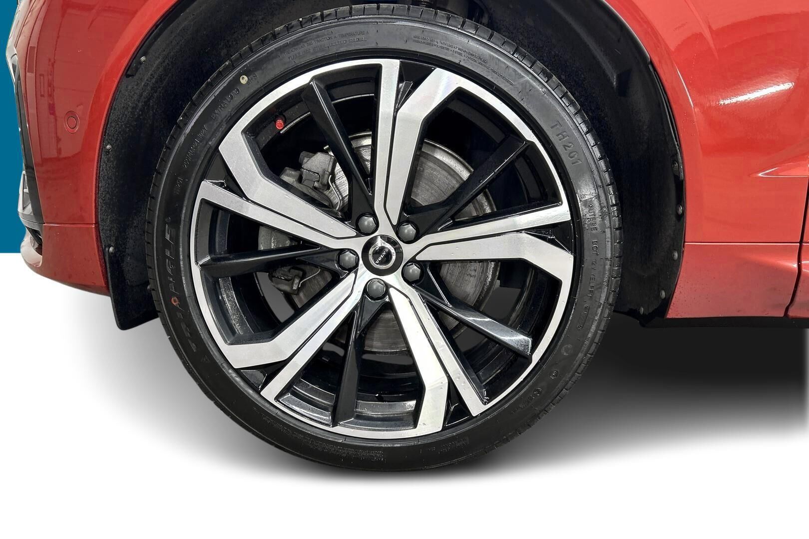 Volvo XC60 iso kuva 12