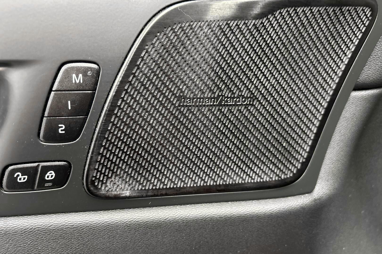 Volvo XC60 iso kuva 14
