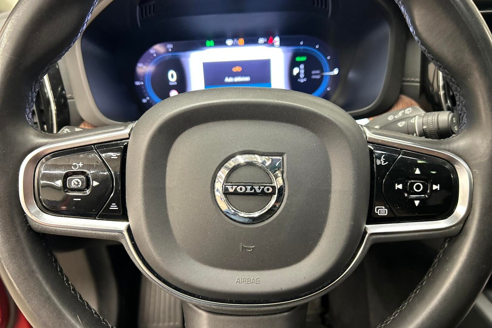 Volvo XC60 iso kuva 20