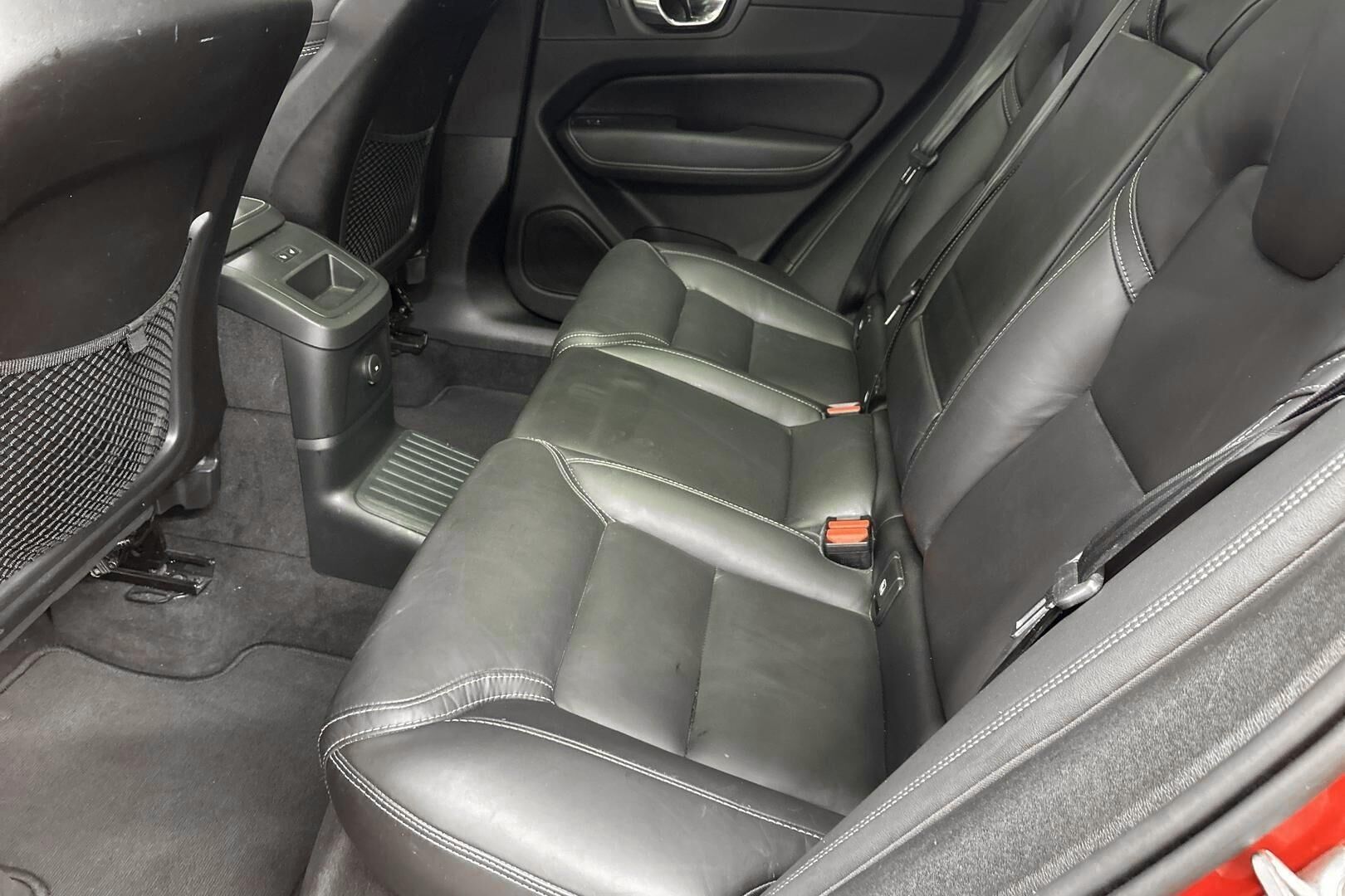 Volvo XC60 iso kuva 9