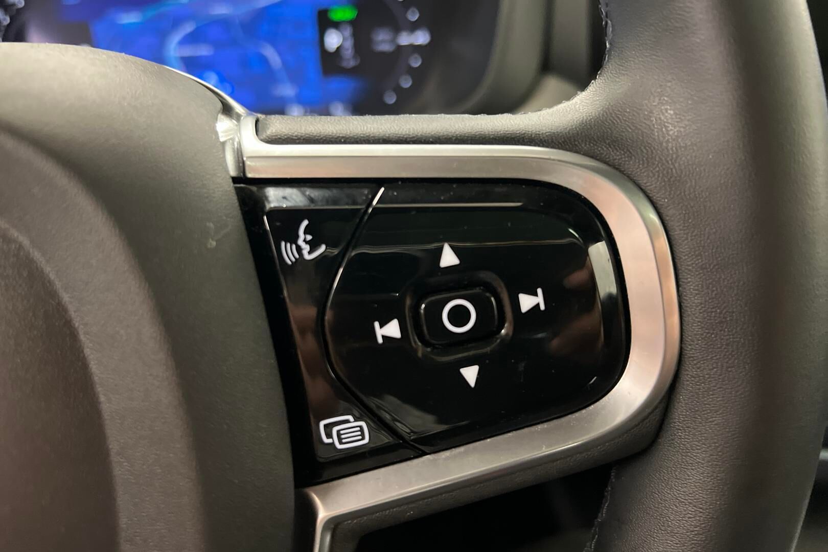 Volvo XC60 iso kuva 18