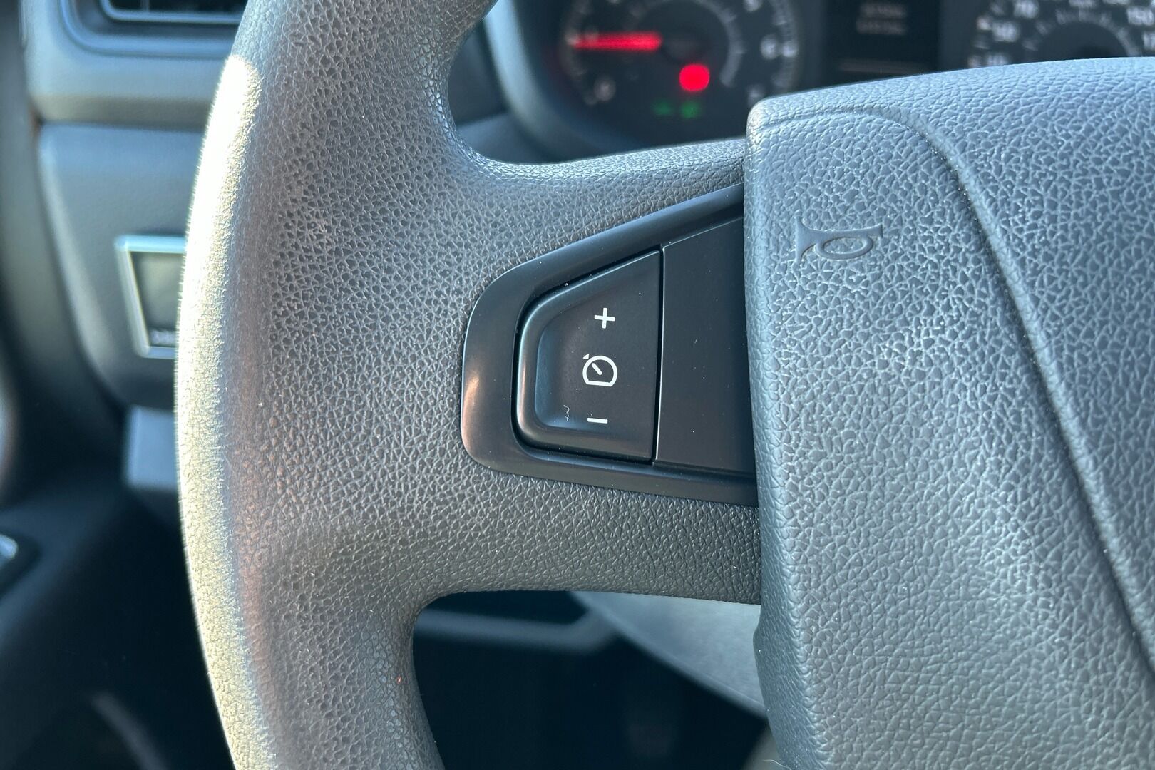 Nissan Interstar iso kuva 13
