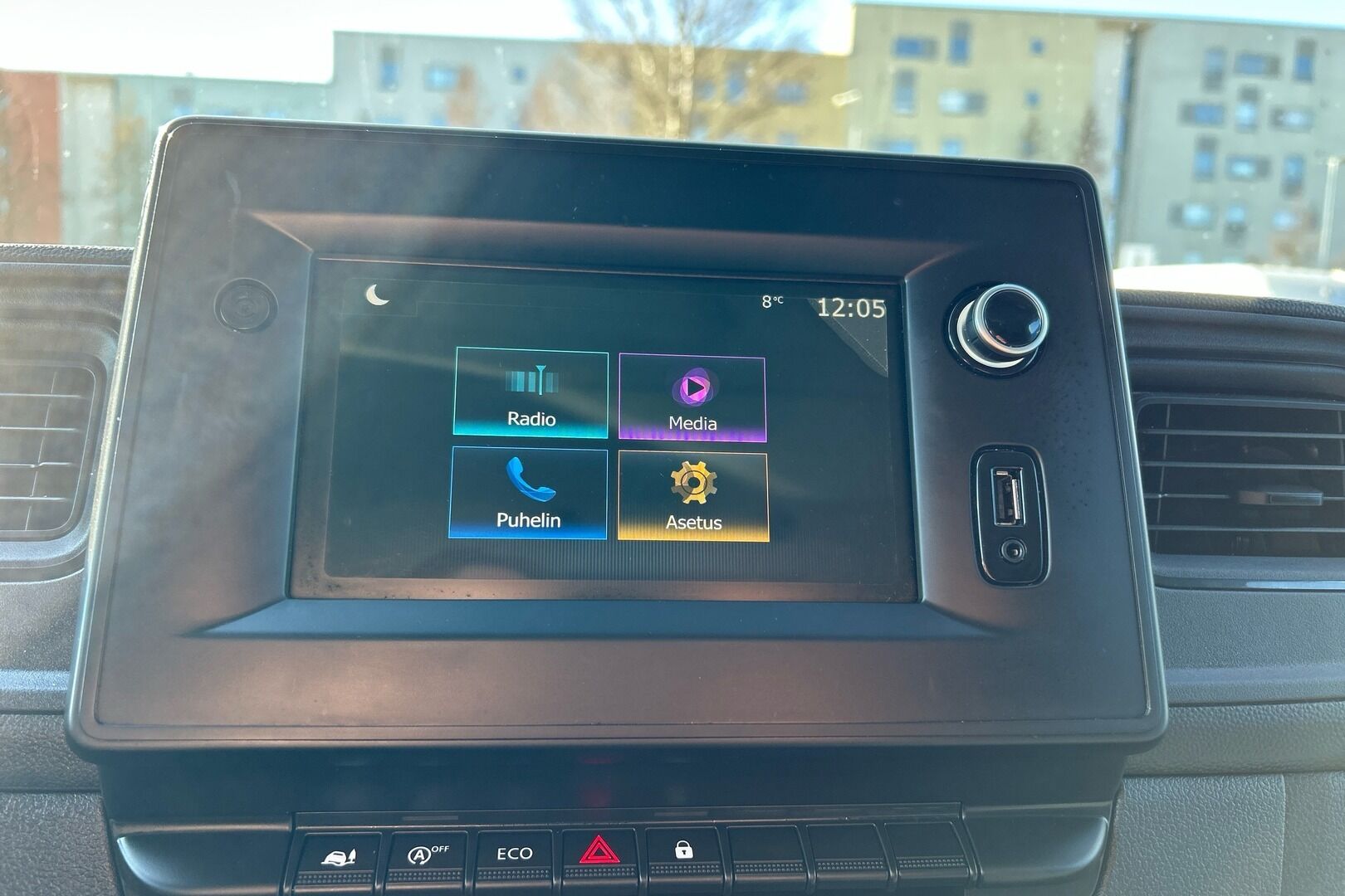 Nissan Interstar iso kuva 18