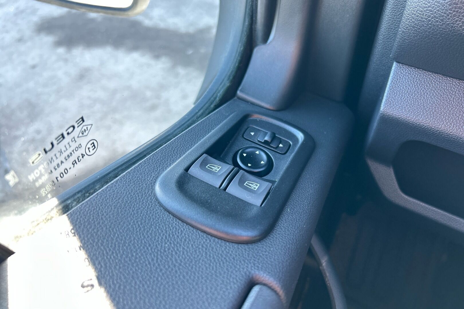 Nissan Interstar iso kuva 23