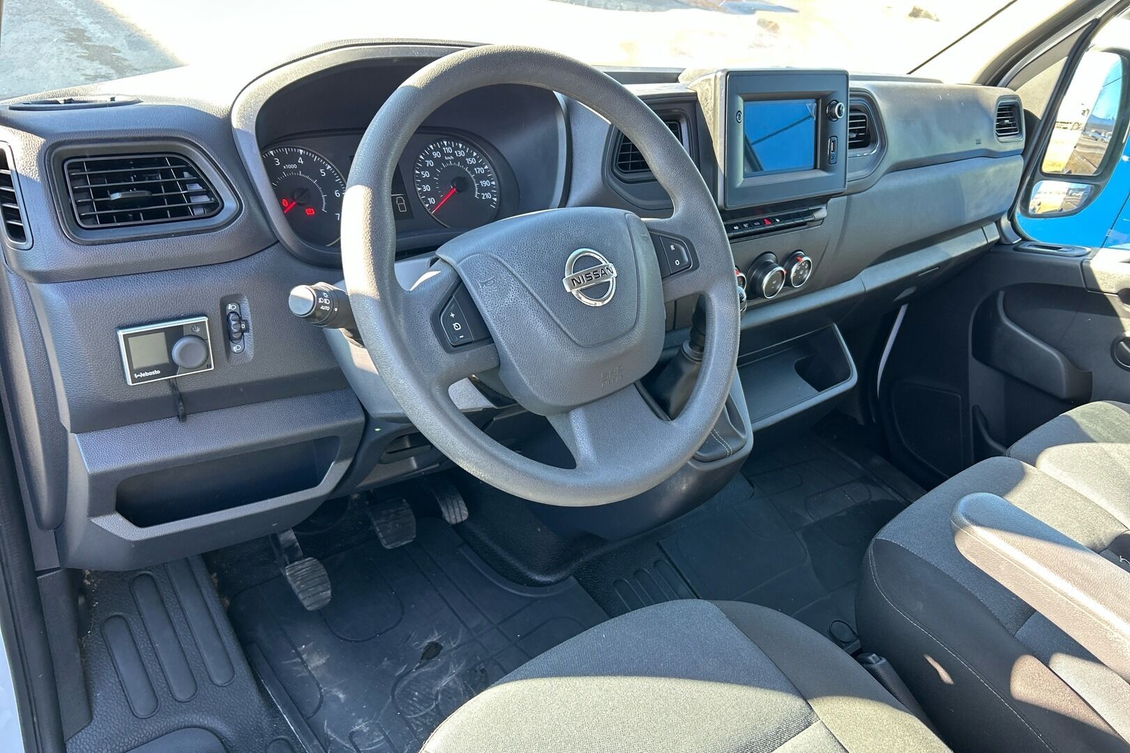 Nissan Interstar iso kuva 7
