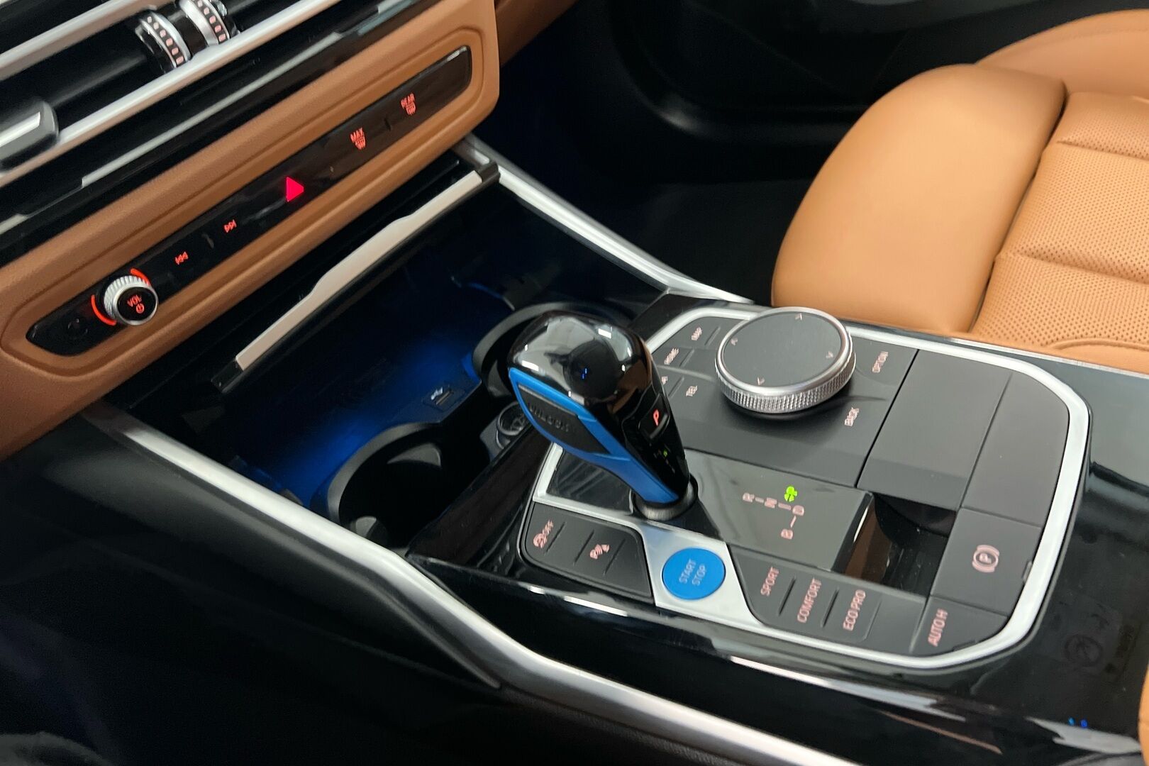 BMW i4 iso kuva 13