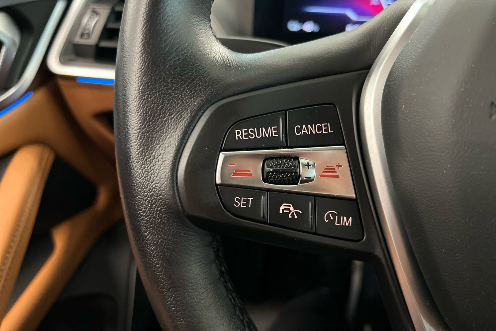 BMW i4 iso kuva 14