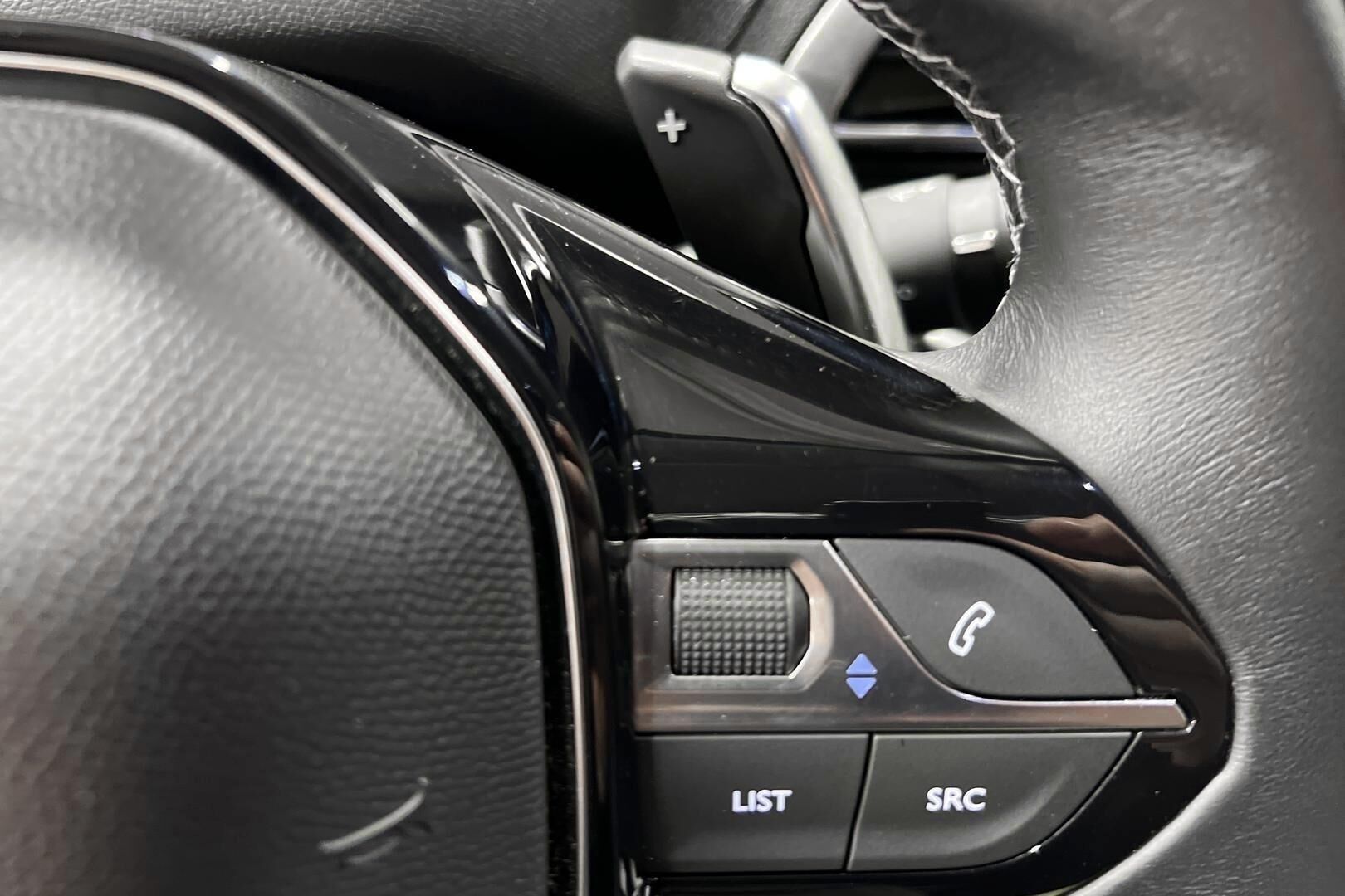 PEUGEOT 3008 iso kuva 17